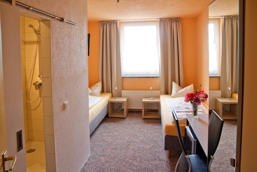 Hotel-Pension Gruene Linde Делич Номер фото
